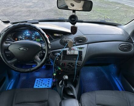 Синій Форд Фокус, об'ємом двигуна 1.6 л та пробігом 304 тис. км за 3000 $, фото 6 на Automoto.ua