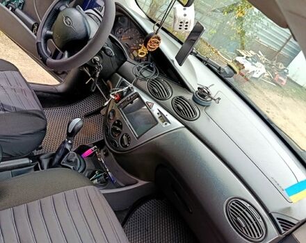 Синий Форд Фокус, объемом двигателя 1.6 л и пробегом 300 тыс. км за 3000 $, фото 3 на Automoto.ua