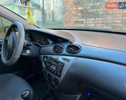 Синий Форд Фокус, объемом двигателя 1.6 л и пробегом 300 тыс. км за 3300 $, фото 4 на Automoto.ua