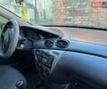 Синий Форд Фокус, объемом двигателя 1.6 л и пробегом 300 тыс. км за 3300 $, фото 4 на Automoto.ua
