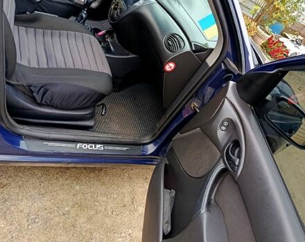 Синій Форд Фокус, об'ємом двигуна 1.6 л та пробігом 300 тис. км за 3000 $, фото 2 на Automoto.ua