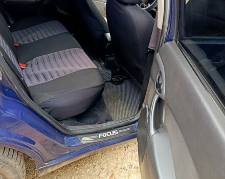 Синій Форд Фокус, об'ємом двигуна 1.6 л та пробігом 300 тис. км за 3000 $, фото 5 на Automoto.ua