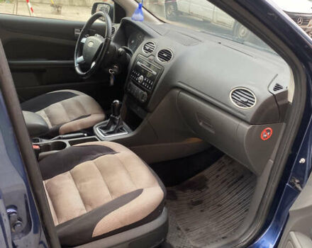 Синій Форд Фокус, об'ємом двигуна 1.6 л та пробігом 212 тис. км за 4300 $, фото 8 на Automoto.ua