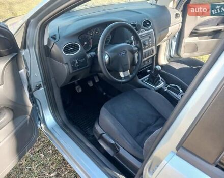 Синий Форд Фокус, объемом двигателя 1.6 л и пробегом 243 тыс. км за 4000 $, фото 4 на Automoto.ua