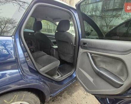 Синій Форд Фокус, об'ємом двигуна 1.6 л та пробігом 197 тис. км за 4800 $, фото 12 на Automoto.ua