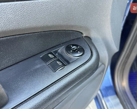 Синий Форд Фокус, объемом двигателя 1.6 л и пробегом 215 тыс. км за 4600 $, фото 16 на Automoto.ua