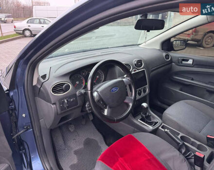 Синій Форд Фокус, об'ємом двигуна 1.6 л та пробігом 298 тис. км за 3900 $, фото 17 на Automoto.ua
