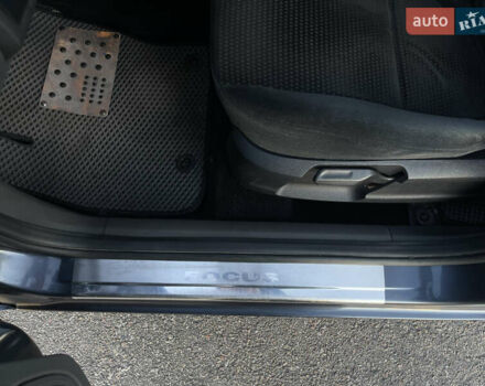 Форд Фокус 2006 в Киеве на Automoto.ua Синий Форд Фокус, объемом двигателя 2 л и пробегом 296 тыс. км за 4200 $, фото 10 на Automoto.ua