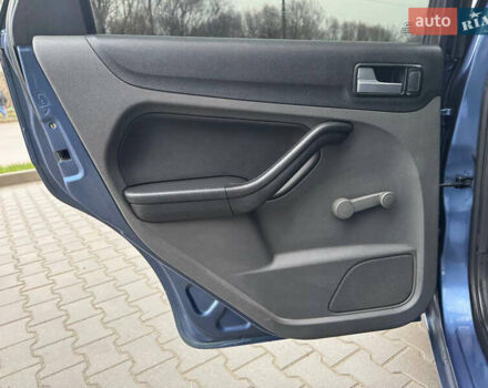 Синій Форд Фокус, об'ємом двигуна 1.6 л та пробігом 298 тис. км за 3900 $, фото 32 на Automoto.ua