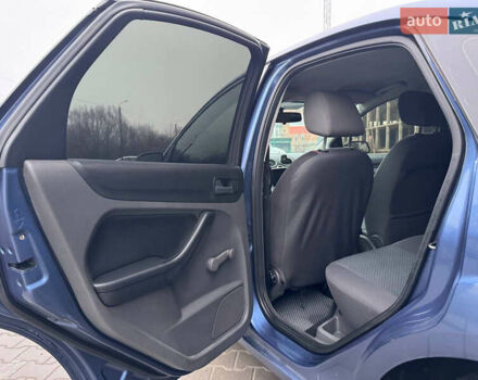 Синій Форд Фокус, об'ємом двигуна 1.6 л та пробігом 298 тис. км за 3900 $, фото 31 на Automoto.ua
