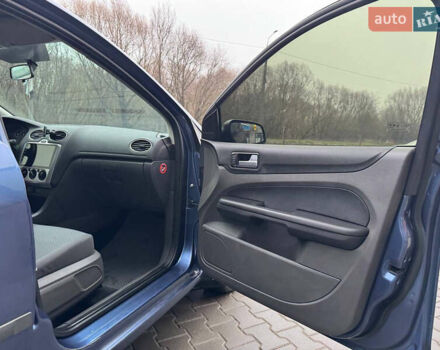 Синій Форд Фокус, об'ємом двигуна 1.6 л та пробігом 298 тис. км за 3900 $, фото 23 на Automoto.ua