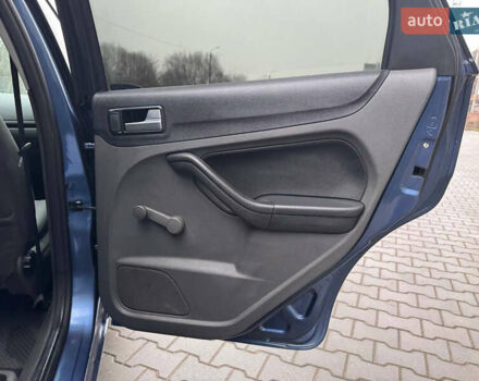 Синій Форд Фокус, об'ємом двигуна 1.6 л та пробігом 298 тис. км за 3900 $, фото 28 на Automoto.ua