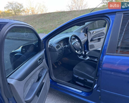 Синий Форд Фокус, объемом двигателя 1.6 л и пробегом 288 тыс. км за 3700 $, фото 7 на Automoto.ua