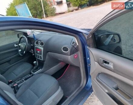 Синий Форд Фокус, объемом двигателя 1.6 л и пробегом 259 тыс. км за 4000 $, фото 42 на Automoto.ua