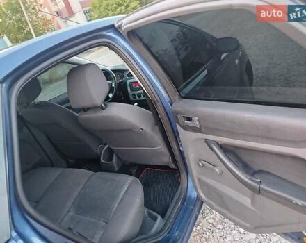 Синий Форд Фокус, объемом двигателя 1.6 л и пробегом 259 тыс. км за 4000 $, фото 43 на Automoto.ua