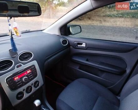 Синий Форд Фокус, объемом двигателя 1.6 л и пробегом 259 тыс. км за 4000 $, фото 48 на Automoto.ua