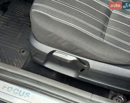 Синий Форд Фокус, объемом двигателя 1.6 л и пробегом 316 тыс. км за 4499 $, фото 34 на Automoto.ua