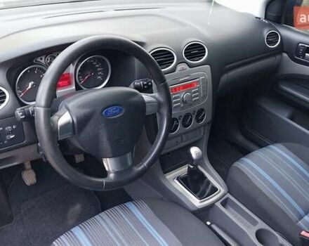 Синій Форд Фокус, об'ємом двигуна 1.6 л та пробігом 198 тис. км за 6000 $, фото 38 на Automoto.ua