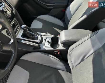 Синій Форд Фокус, об'ємом двигуна 1.6 л та пробігом 147 тис. км за 7799 $, фото 28 на Automoto.ua