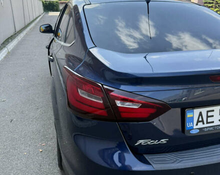 Синий Форд Фокус, объемом двигателя 1.6 л и пробегом 180 тыс. км за 9000 $, фото 2 на Automoto.ua