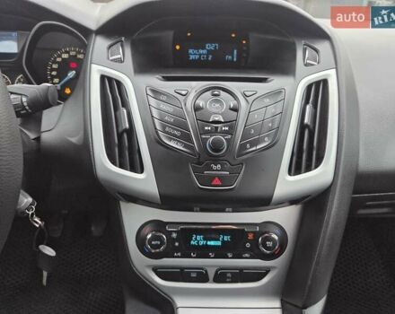 Синій Форд Фокус, об'ємом двигуна 1 л та пробігом 176 тис. км за 7300 $, фото 25 на Automoto.ua