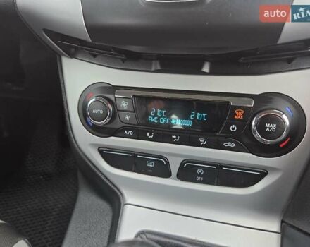 Синій Форд Фокус, об'ємом двигуна 1 л та пробігом 176 тис. км за 7300 $, фото 26 на Automoto.ua