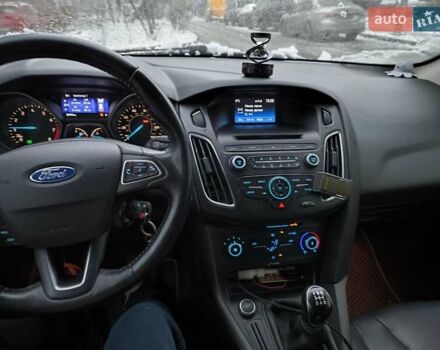Синий Форд Фокус, объемом двигателя 2 л и пробегом 164 тыс. км за 8600 $, фото 2 на Automoto.ua