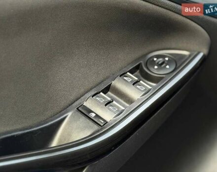 Синій Форд Фокус, об'ємом двигуна 2 л та пробігом 154 тис. км за 9499 $, фото 17 на Automoto.ua