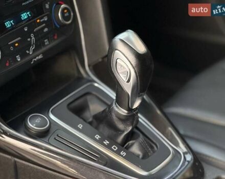 Синій Форд Фокус, об'ємом двигуна 2 л та пробігом 154 тис. км за 9499 $, фото 29 на Automoto.ua