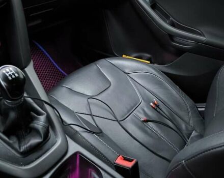 Синий Форд Фокус, объемом двигателя 2 л и пробегом 164 тыс. км за 8600 $, фото 6 на Automoto.ua