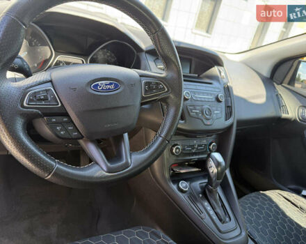 Синій Форд Фокус, об'ємом двигуна 2 л та пробігом 87 тис. км за 8800 $, фото 9 на Automoto.ua