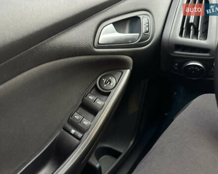 Форд Фокус 2016 в Нежине на Automoto.ua Синий Форд Фокус, объемом двигателя 2 л и пробегом 143 тыс. км за 8700 $, фото 35 на Automoto.ua