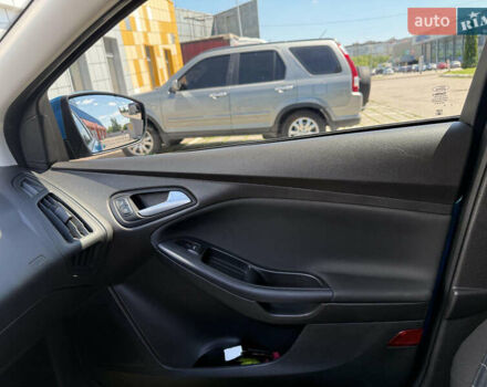 Синій Форд Фокус, об'ємом двигуна 2 л та пробігом 87 тис. км за 8800 $, фото 14 на Automoto.ua
