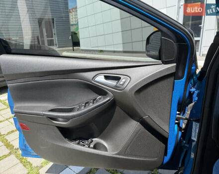 Синій Форд Фокус, об'ємом двигуна 2 л та пробігом 87 тис. км за 8800 $, фото 15 на Automoto.ua