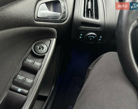 Форд Фокус 2016 в Нежине на Automoto.ua Синий Форд Фокус, объемом двигателя 2 л и пробегом 143 тыс. км за 8700 $, фото 40 на Automoto.ua