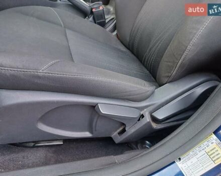 Синій Форд Фокус, об'ємом двигуна 2 л та пробігом 148 тис. км за 9800 $, фото 13 на Automoto.ua