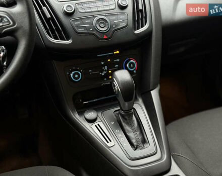 Синий Форд Фокус, объемом двигателя 2 л и пробегом 107 тыс. км за 10000 $, фото 53 на Automoto.ua