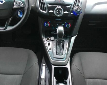 Синій Форд Фокус, об'ємом двигуна 2 л та пробігом 150 тис. км за 9800 $, фото 10 на Automoto.ua