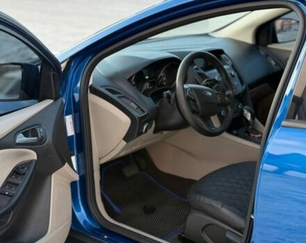 Синій Форд Фокус, об'ємом двигуна 2 л та пробігом 202 тис. км за 8400 $, фото 4 на Automoto.ua