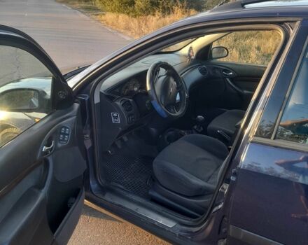 Синий Форд Фокус, объемом двигателя 1.6 л и пробегом 389 тыс. км за 999 $, фото 5 на Automoto.ua