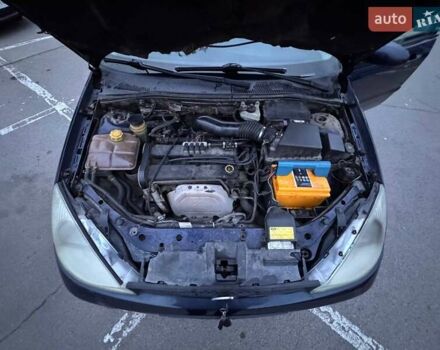 Синий Форд Фокус, объемом двигателя 1.8 л и пробегом 250 тыс. км за 2500 $, фото 10 на Automoto.ua