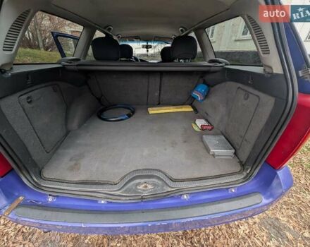 Синий Форд Фокус, объемом двигателя 1.8 л и пробегом 426 тыс. км за 2500 $, фото 5 на Automoto.ua