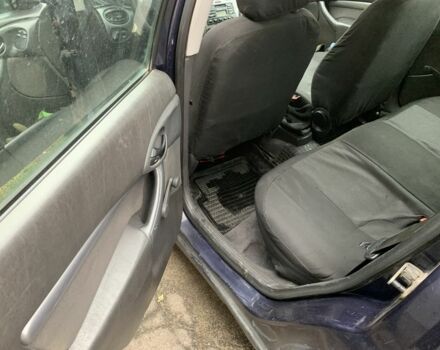 Синий Форд Фокус, объемом двигателя 1.6 л и пробегом 270 тыс. км за 2000 $, фото 2 на Automoto.ua