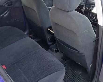 Синій Форд Фокус, об'ємом двигуна 1.8 л та пробігом 374 тис. км за 2850 $, фото 12 на Automoto.ua