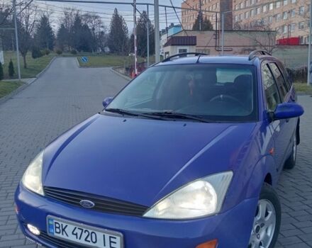 Синий Форд Фокус, объемом двигателя 1.8 л и пробегом 425 тыс. км за 3600 $, фото 1 на Automoto.ua