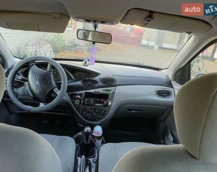 Синий Форд Фокус, объемом двигателя 1.8 л и пробегом 300 тыс. км за 2650 $, фото 2 на Automoto.ua