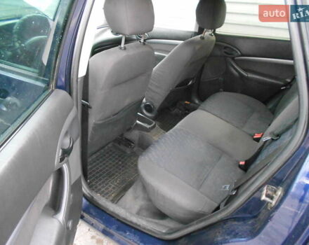 Синий Форд Фокус, объемом двигателя 1.8 л и пробегом 422 тыс. км за 3200 $, фото 8 на Automoto.ua