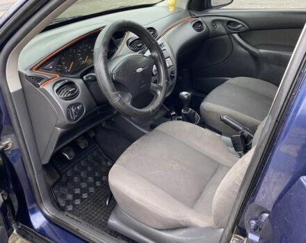 Синій Форд Фокус, об'ємом двигуна 1.6 л та пробігом 365 тис. км за 1550 $, фото 6 на Automoto.ua