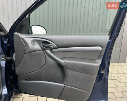 Синій Форд Фокус, об'ємом двигуна 1.6 л та пробігом 260 тис. км за 2600 $, фото 15 на Automoto.ua