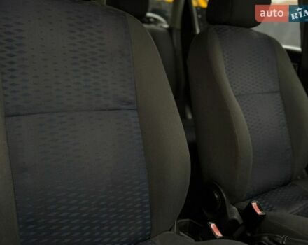 Синий Форд Фокус, объемом двигателя 1.6 л и пробегом 300 тыс. км за 3000 $, фото 22 на Automoto.ua